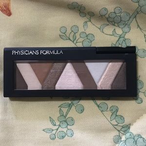 Multi-Finish eyeshadow palette